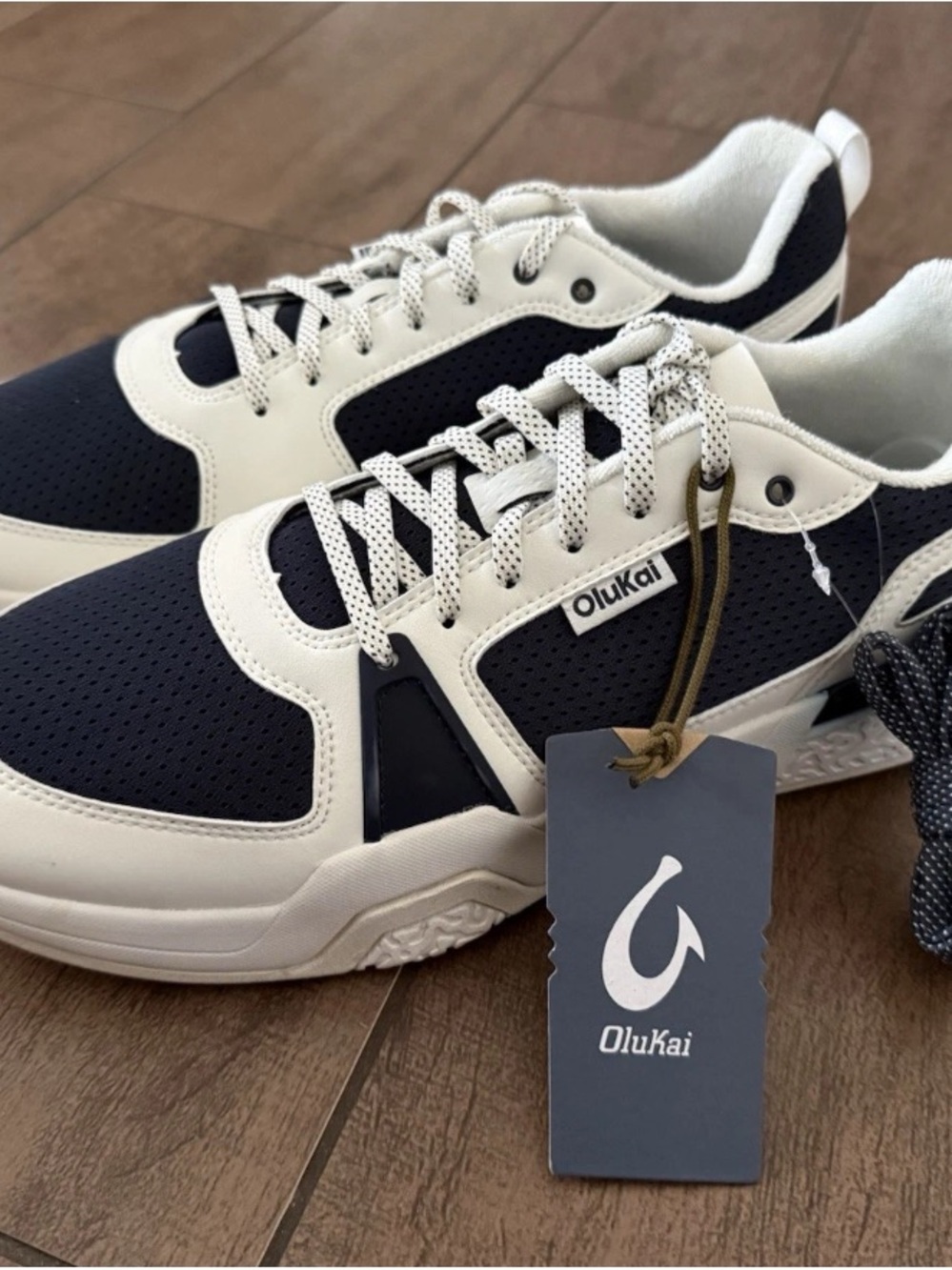 OluKai Anau Pickleball Shoes Mood Indigo Bright White 10545-ZNWB Men’s Sz 10.5